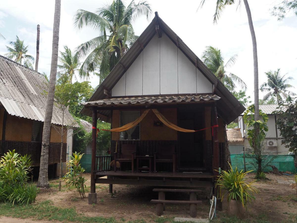 Bluesky Beach Bungalows Ko Lanta Buitenkant foto