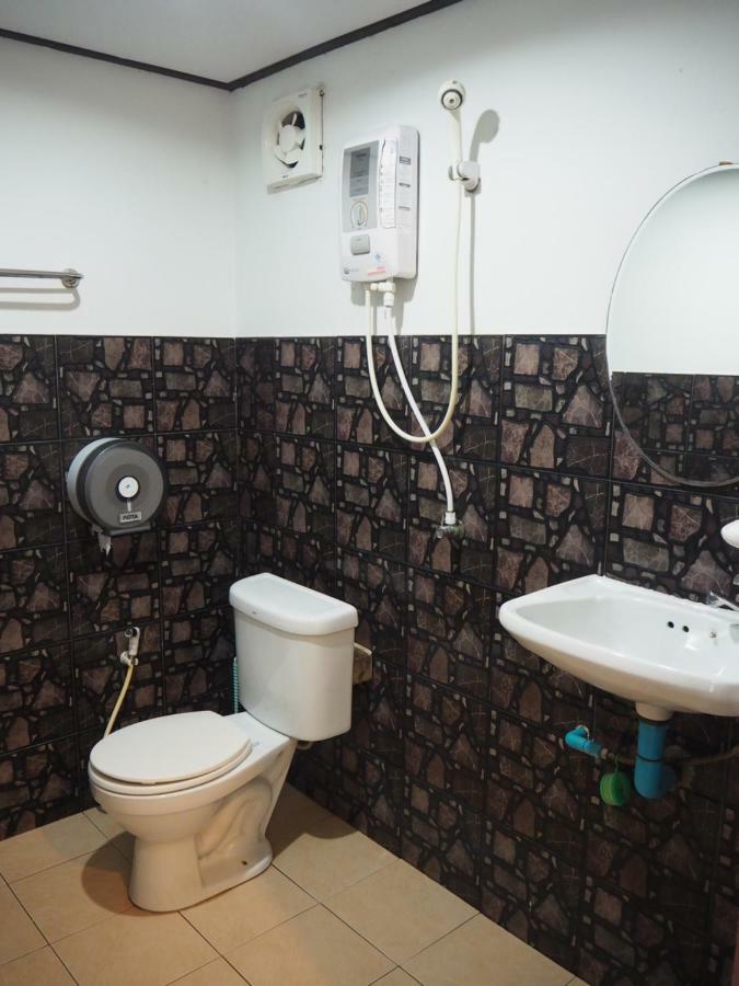 Bluesky Beach Bungalows Ko Lanta Buitenkant foto