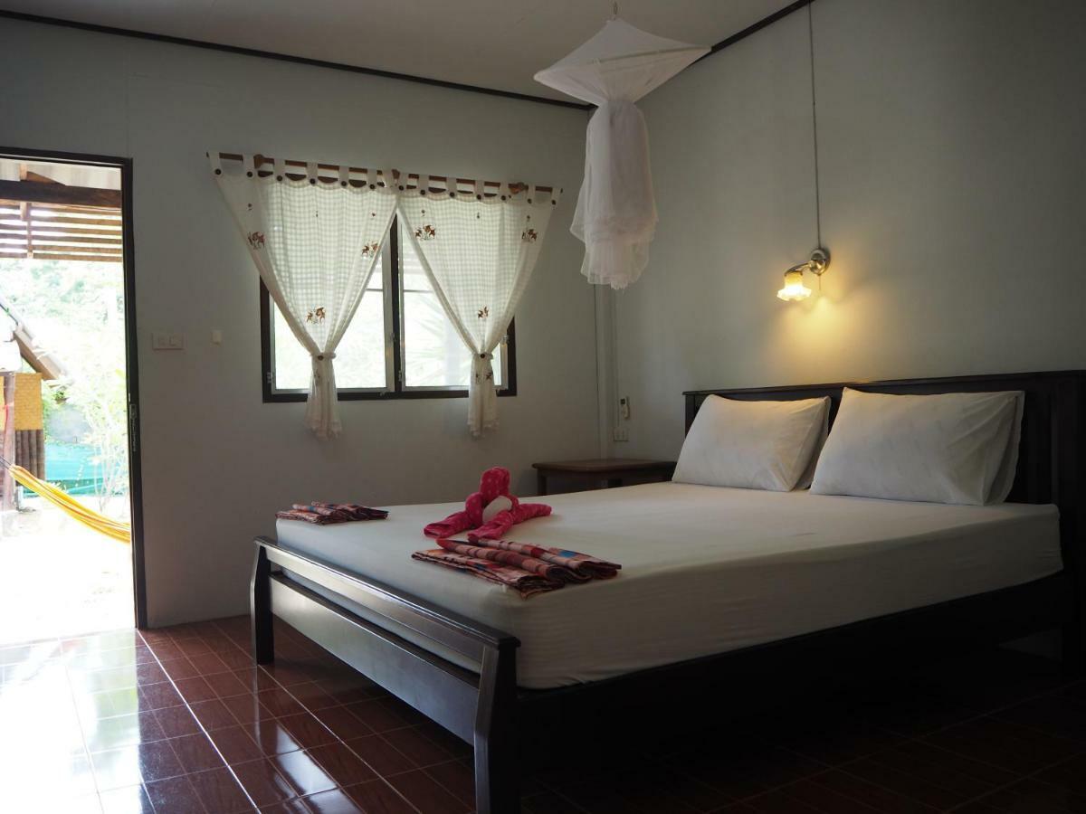 Bluesky Beach Bungalows Ko Lanta Buitenkant foto